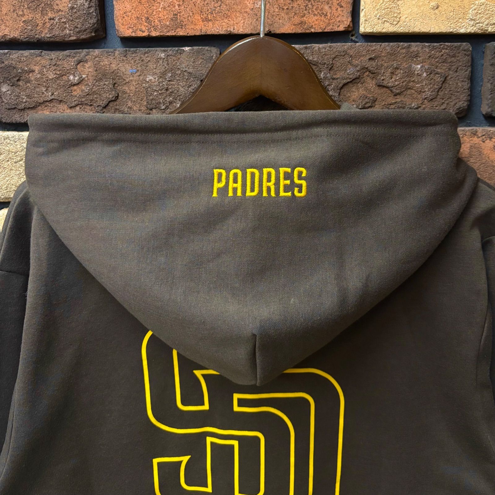 MLB/サンディエゴ・パドレス バックプリントプルパーカー】長袖 野球