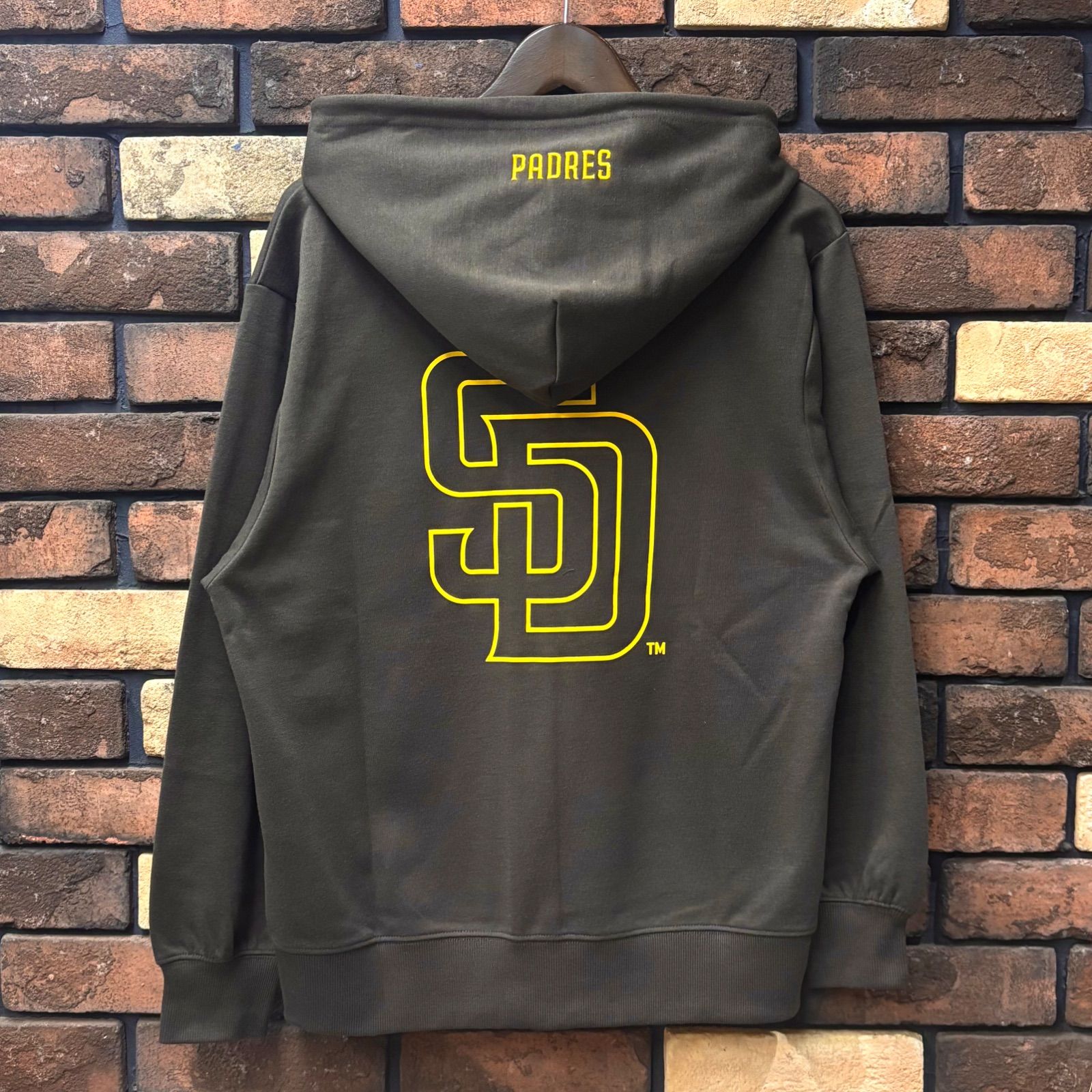 MLB/サンディエゴ・パドレス バックプリントプルパーカー】長袖 野球