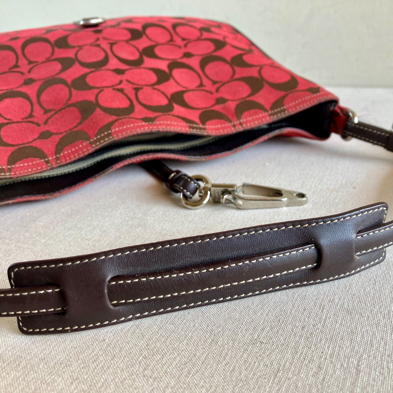 Coach Vintage Hampton Hobo Bag Red Black Leather Canvas Y2K