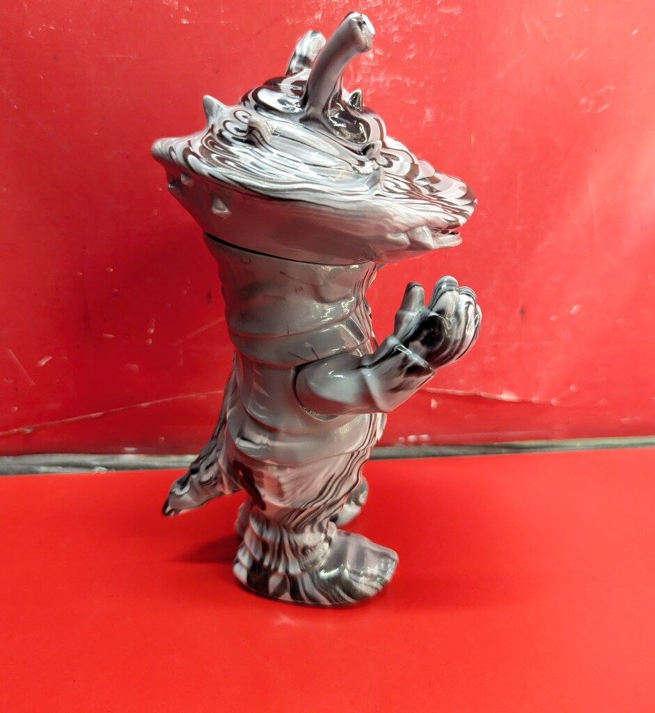 SECRETBASE カネゴン Triple Marble Black ver. シークレットベース