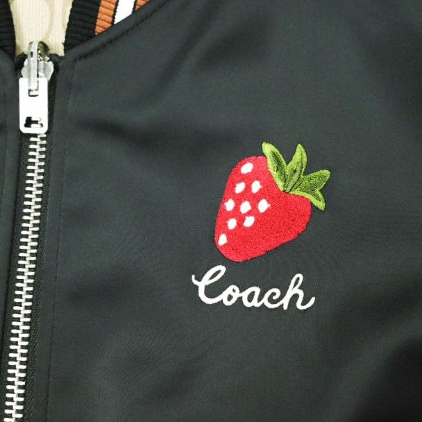 COACH コーチ リバーシブル シグネチャー スーベニアジャケット ストロベリーエンブロイダリー CG460 S BLACK/WHITE イチゴ スカジャン アウター【中古】【COACH】 COACH コーチ リバーシブル シグネチャー スーベニアジャケット