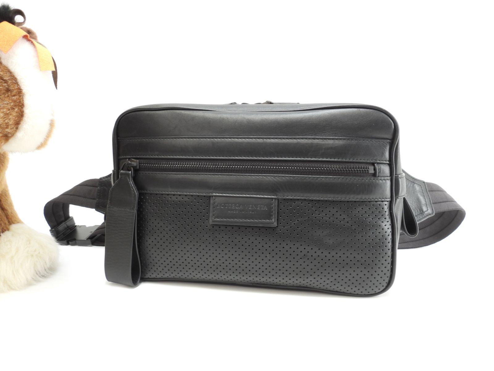 BOTTEGA VENETA ボッテガヴェネタ ブラックレザーボディバッグ ボディ 