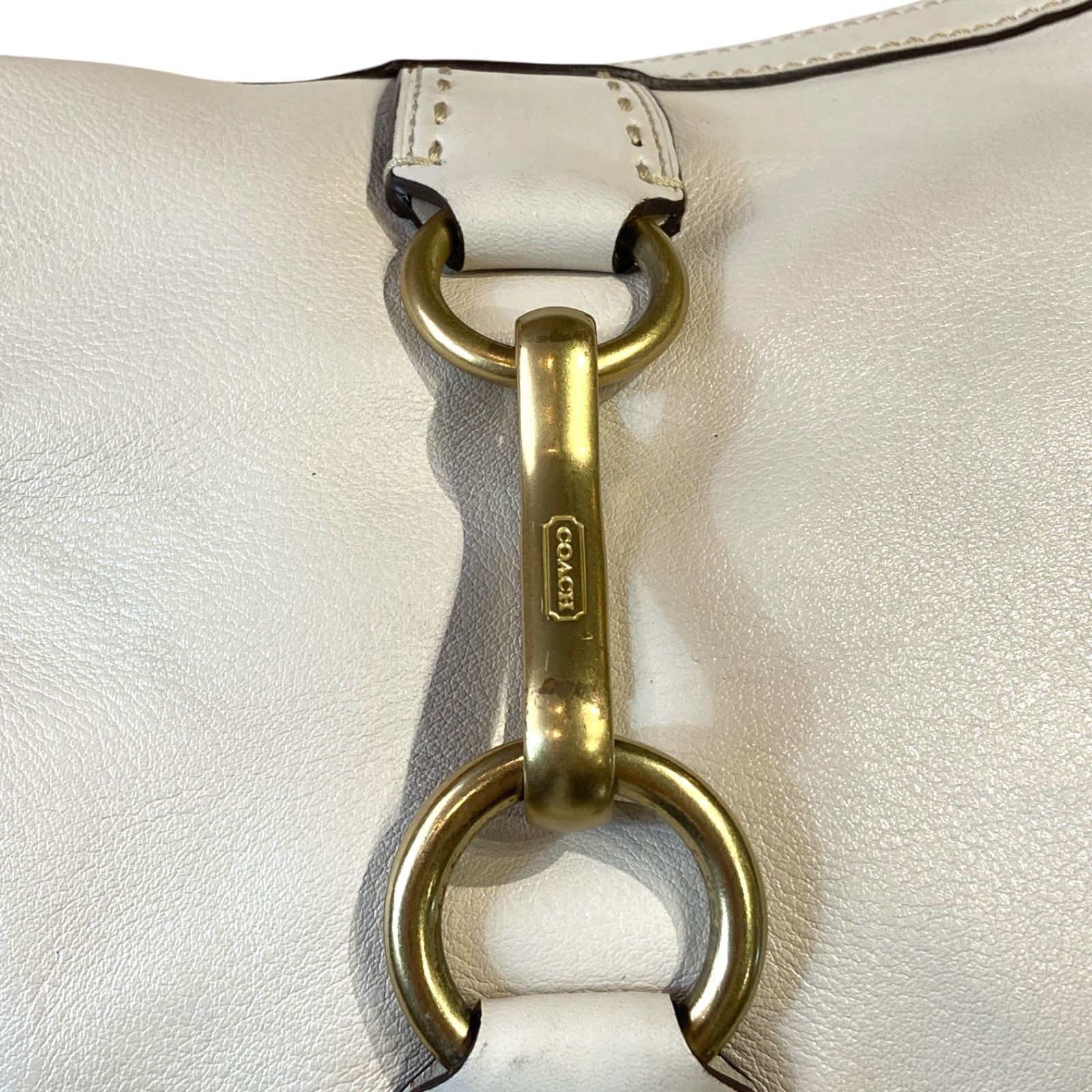 COACH コーチ ハンプトンズ ホーボー バッグ／ワンショルダー ホワイト