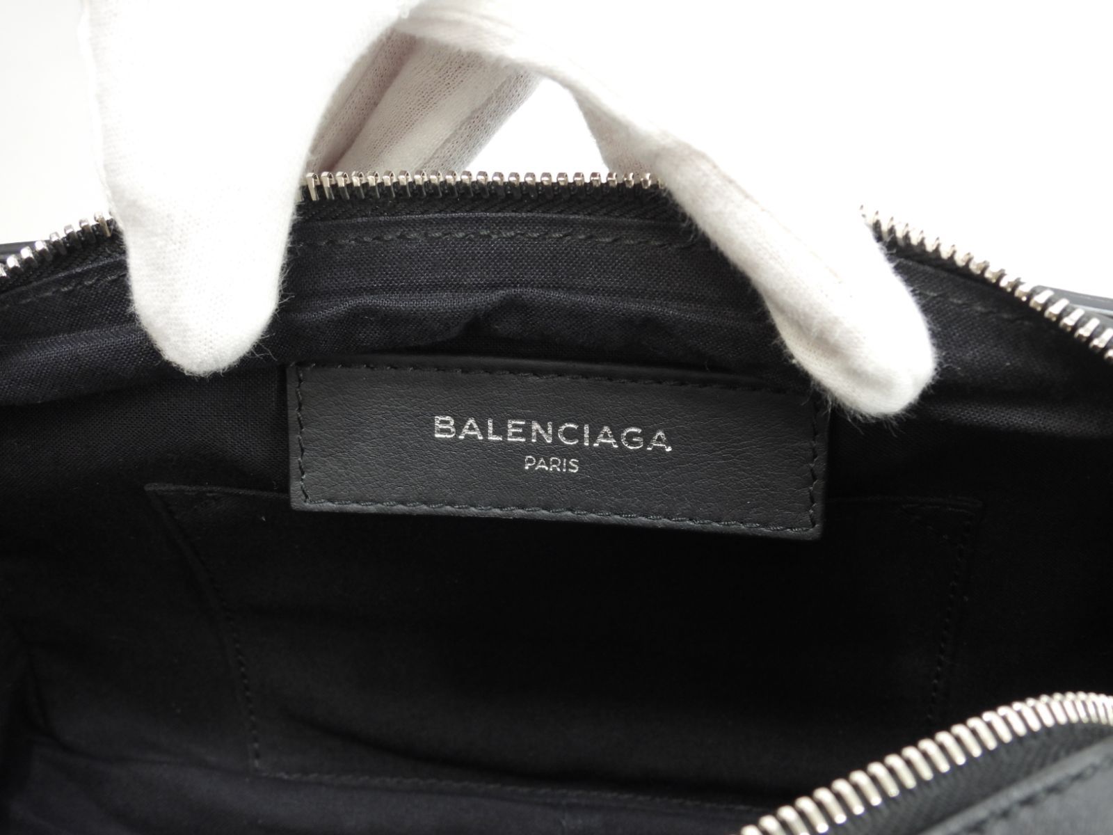 バレンシアガ ベルトバッグ ドットロゴ レザー黒 ボディバッグ クロス