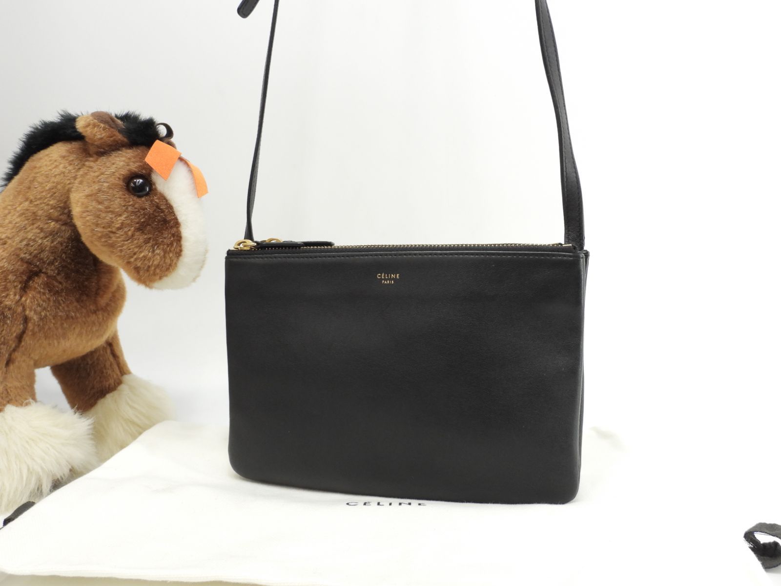 セリーヌ トリオスモール レザー 黒 ゴールド金具 ポシェット クロス