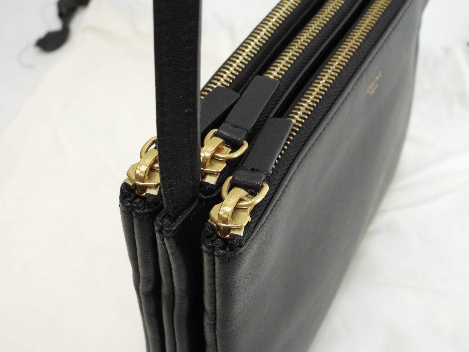 セリーヌ トリオスモール レザー 黒 ゴールド金具 ポシェット クロス