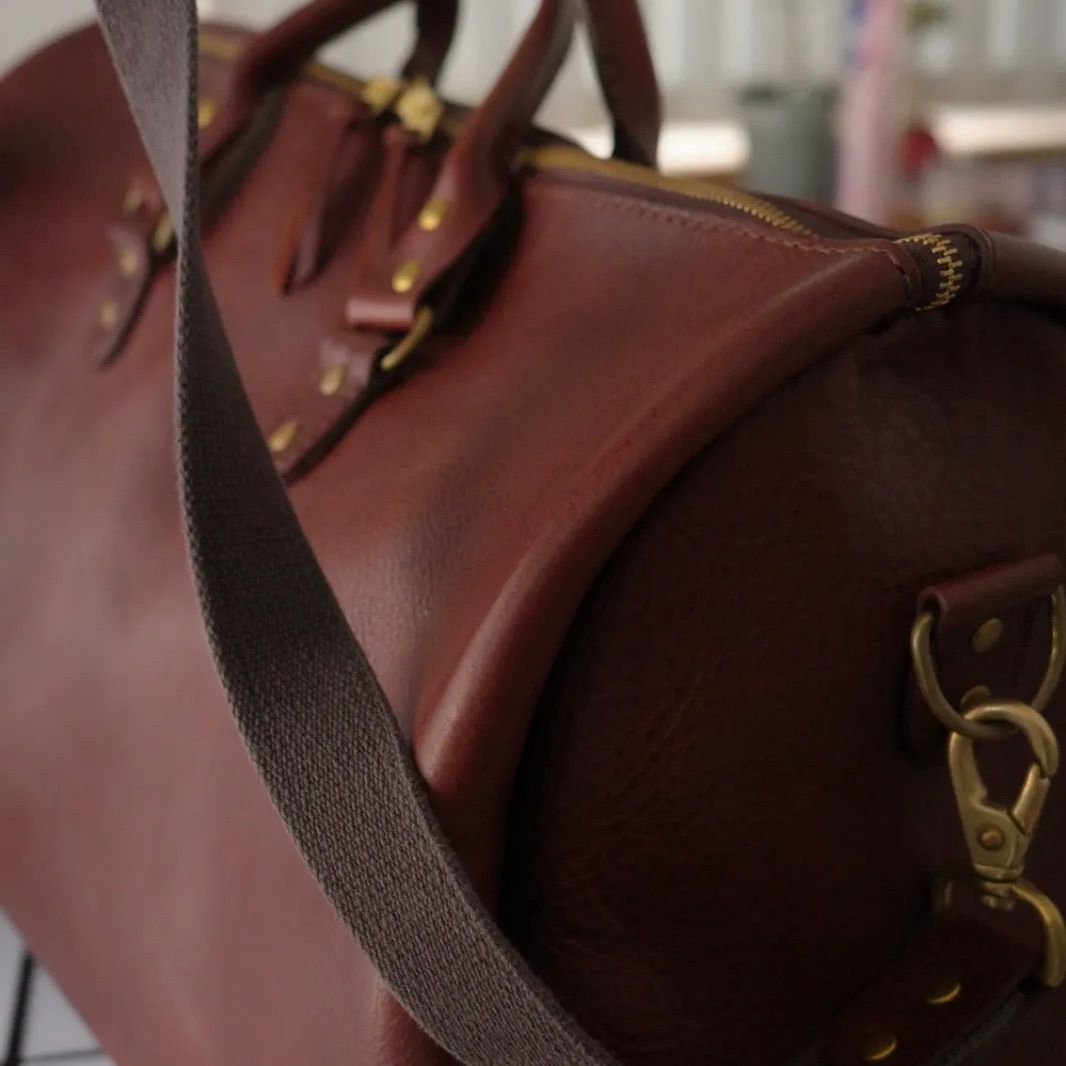 本革ボストンバッグ ダークブラウン リネア ヴァスカ ボックス 真鍮