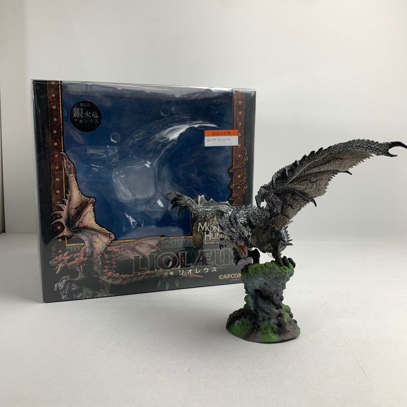 中古品】 箱難あり カプコン クリエイターズモデル 銀火竜 リオレウス