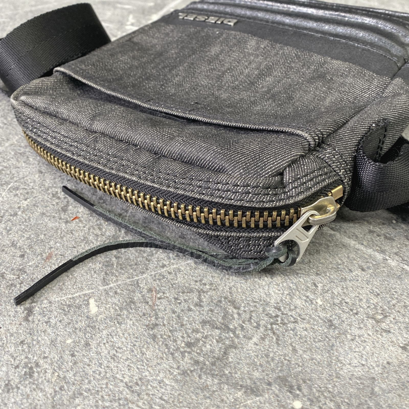 DIESEL ディーゼル ショルダーバッグ ボディバッグ デニム × レザー