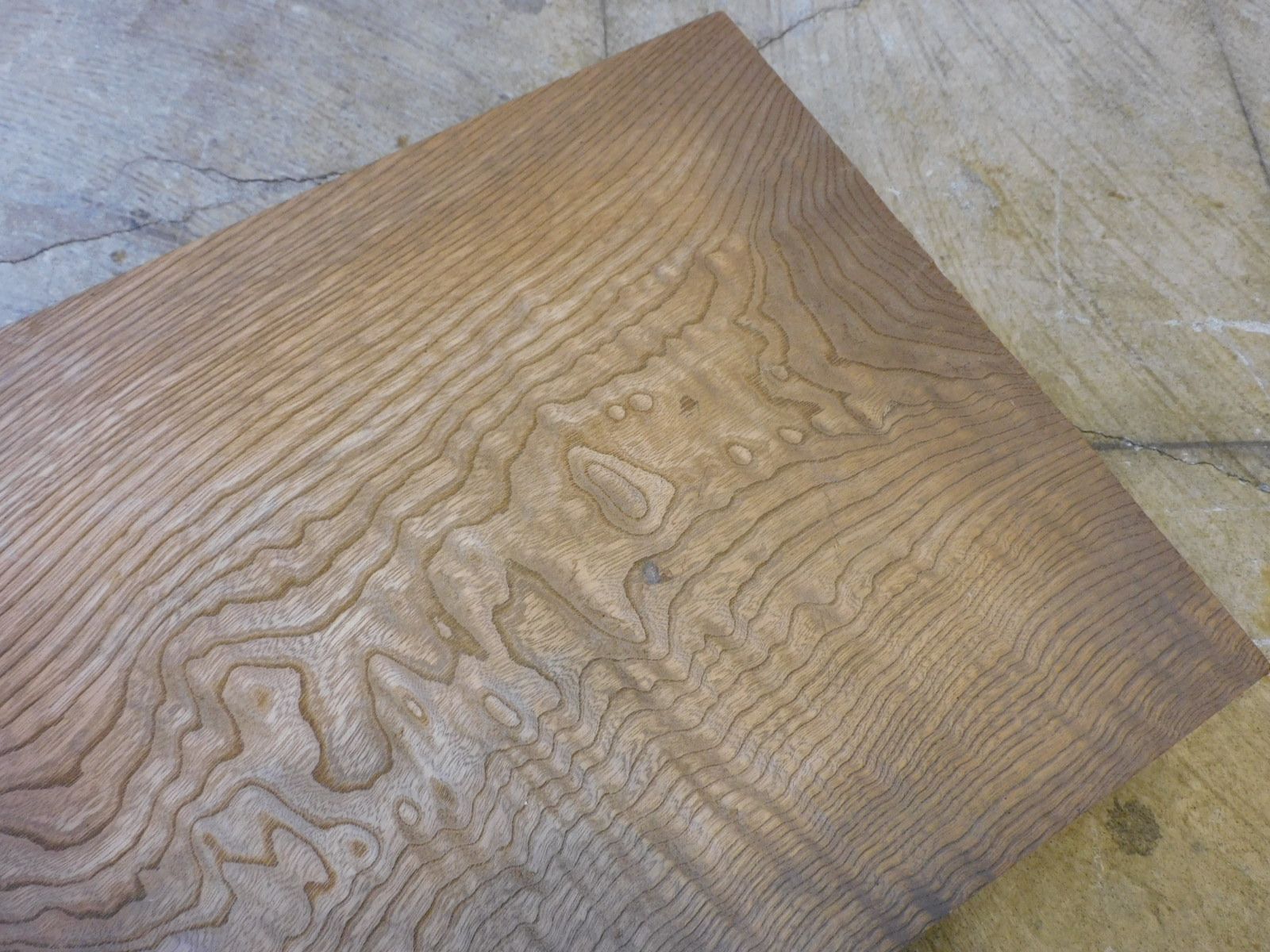 ふるい木味 ケヤキ ぶあつい天板の展示台 HK-a-05938 / 欅 無垢材 展示