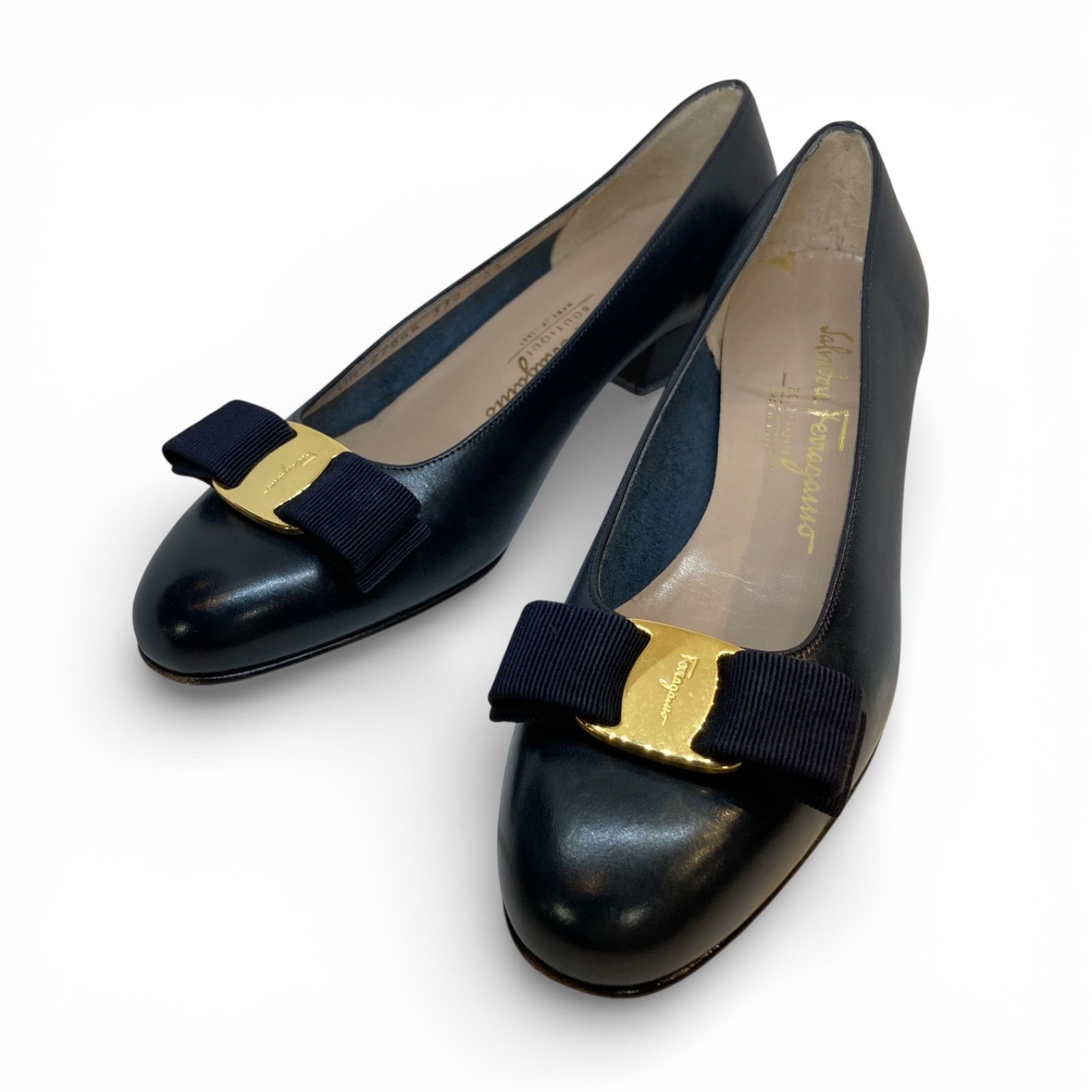 Salvatore Ferragamo サルヴァトーレ フェラガモ ヴァラ リボン