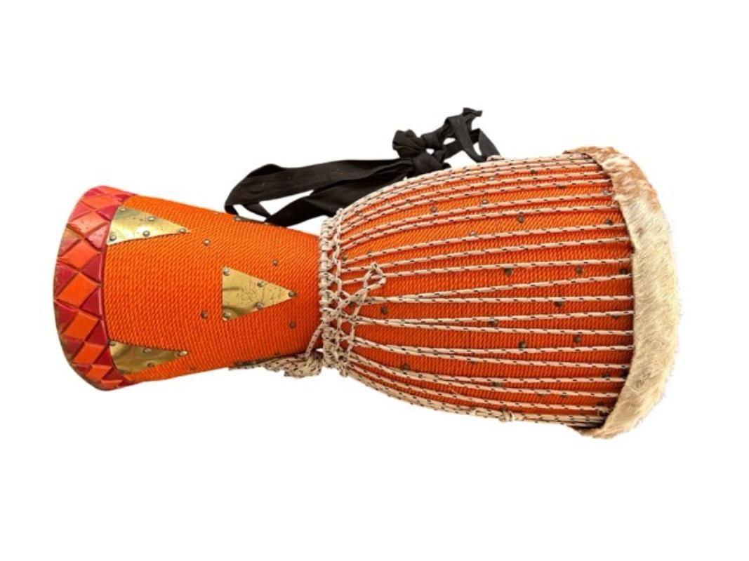 セネガル産 本格ジャンベ 手彫り 木彫 高級 民族楽器 破れあり