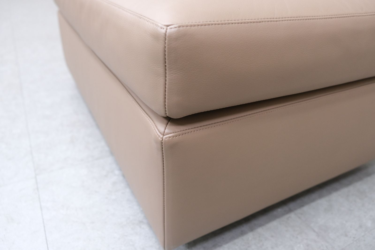 ☆展示極美品☆Cassina ixc. カッシーナ イクスシー レザー オットマン