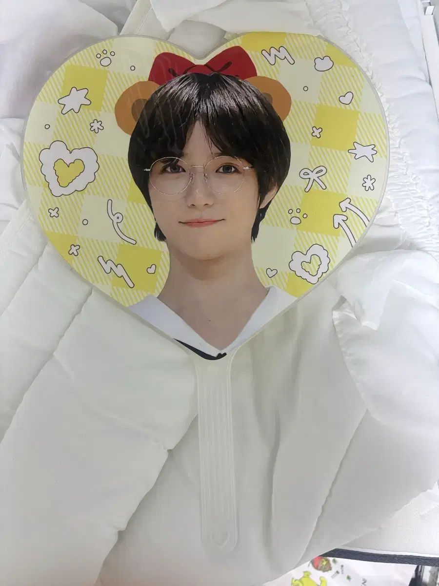 TOMORROW X TOGETHER(TXT) ボムギュ うちわ 出品 - メルカリ