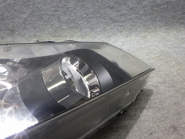 ストリーム 右ヘッドライト HID RN6/7 前期 100-22652 D 33101-SMA-J11