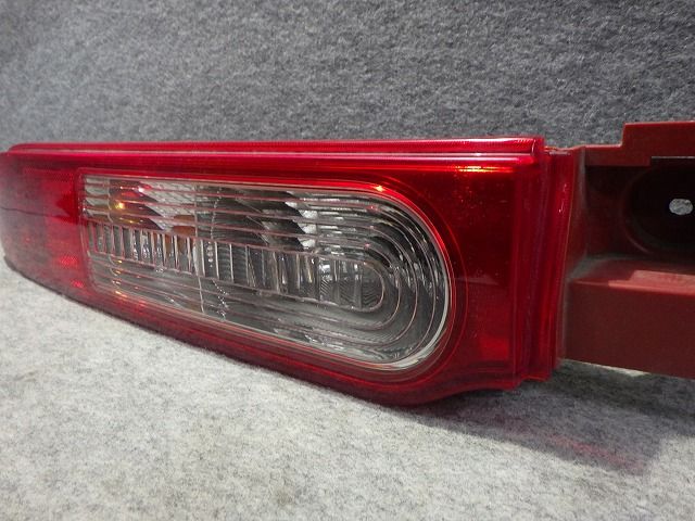 キューブ 左テール Z12 NZ12 P8187 26555-1FA1B 日産 260219208