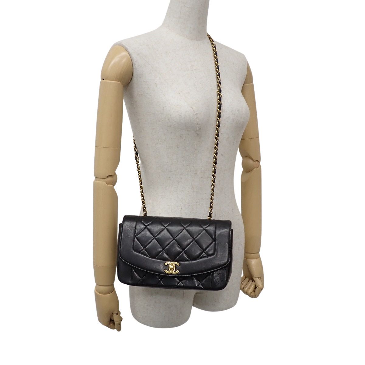 CHANEL(シャネル) マトラッセ ダイアナ22 チェーンショルダーバッグ