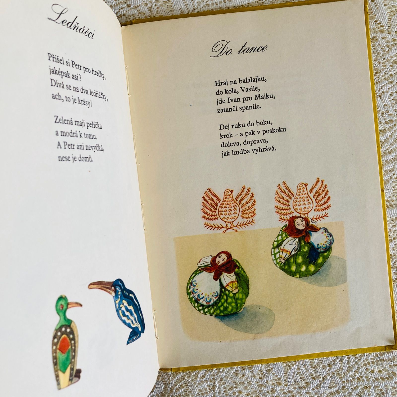 チェコの古い詩集絵本 素朴であたたかい挿絵 洋書・古書 - メルカリ