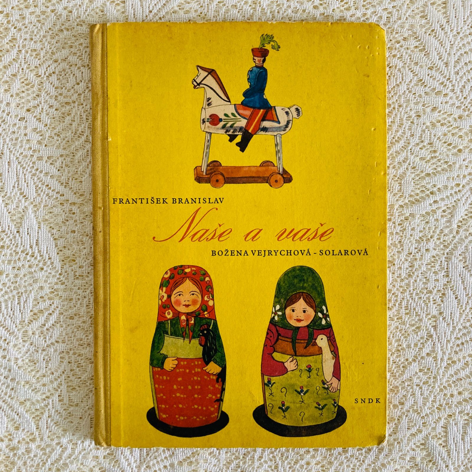 チェコの古い詩集絵本 素朴であたたかい挿絵 洋書・古書 - メルカリ