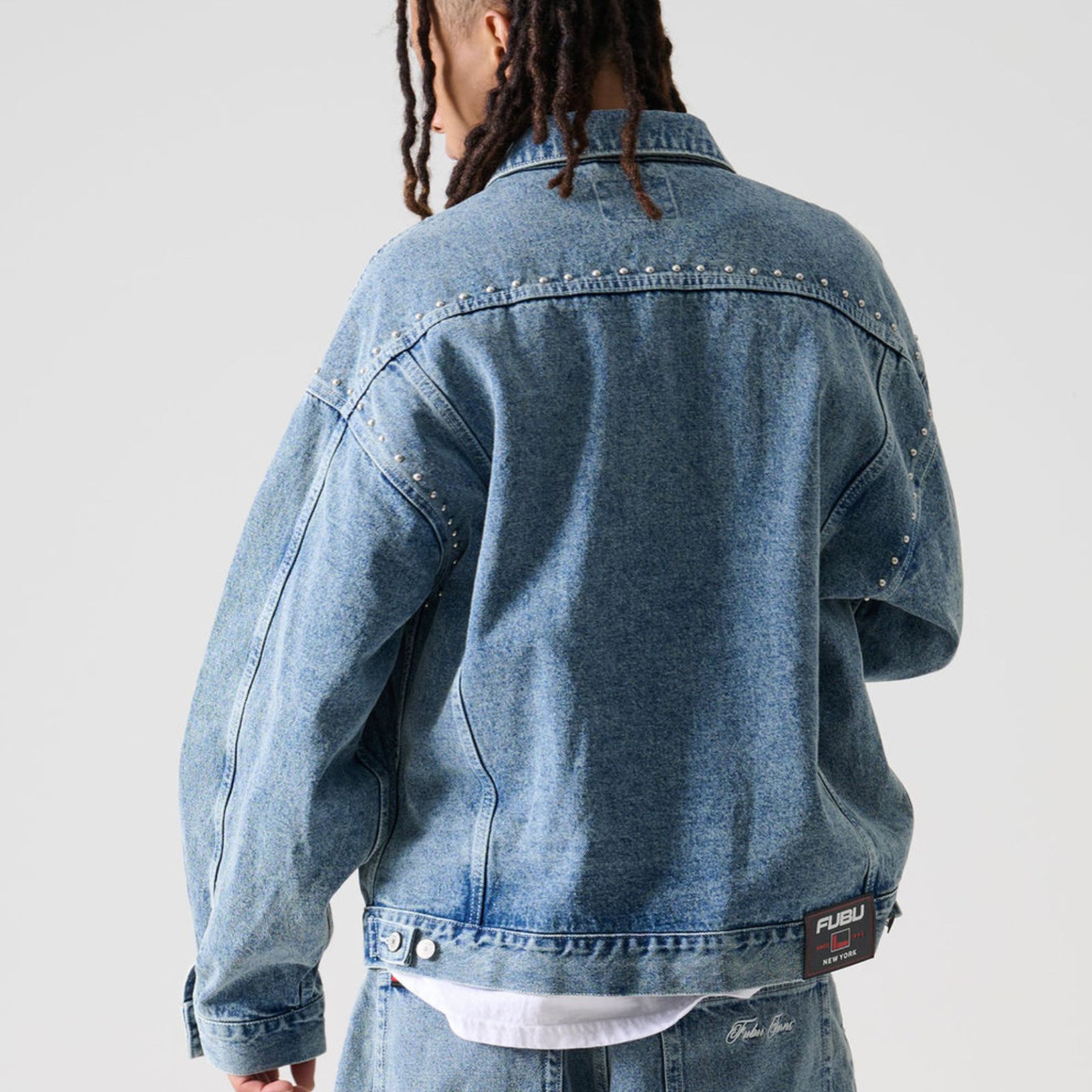 新作】【FUBU／フブ・STUDS DENIM JACKET（サックス）】ストリート