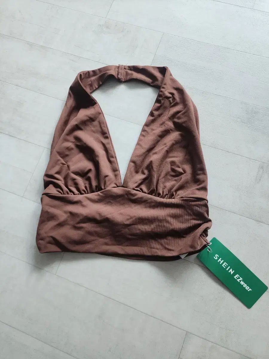 スポーツブラ ホルダーネック クロップドトップス ブラウン カラー