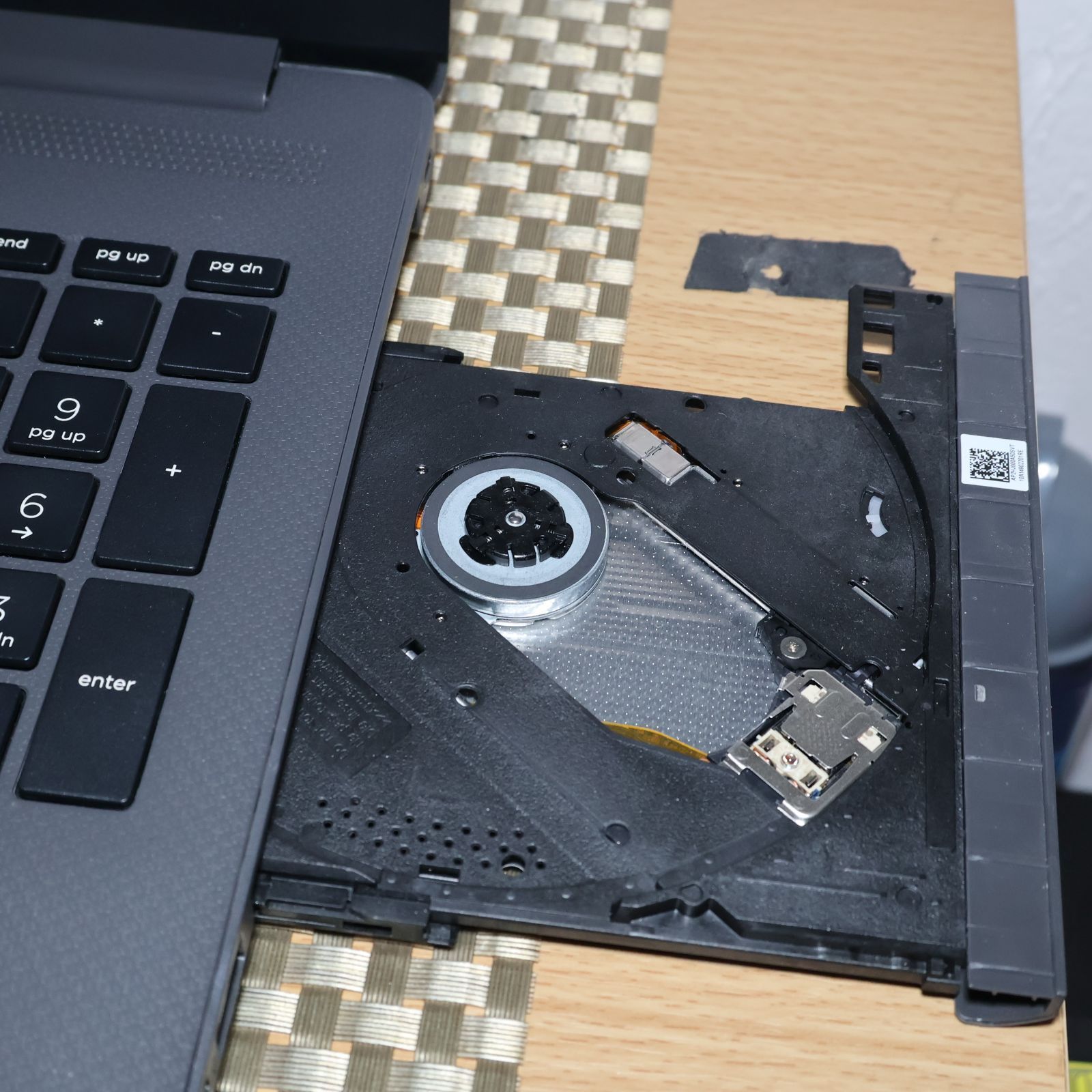 Win11公式サポート！8世代Corei3⁄SSD+HDD⁄カメラ⁄FHD⁄無線 NEC 大画面