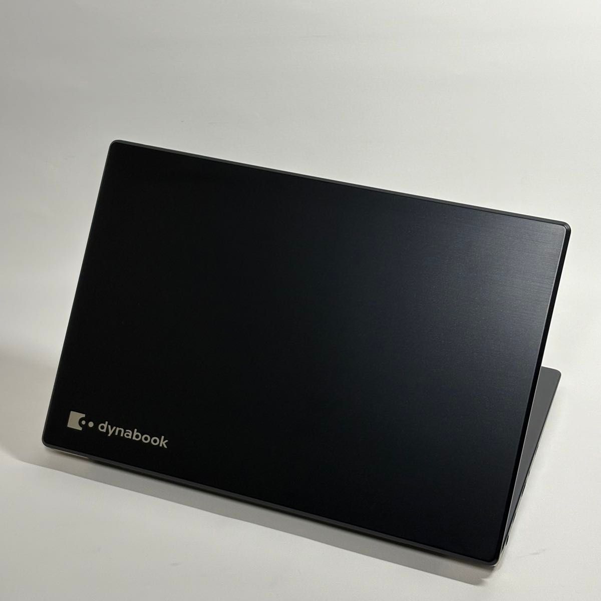 極美品 ノートパソコン Windows11 Libre Office付き i5 SSD 第8世代