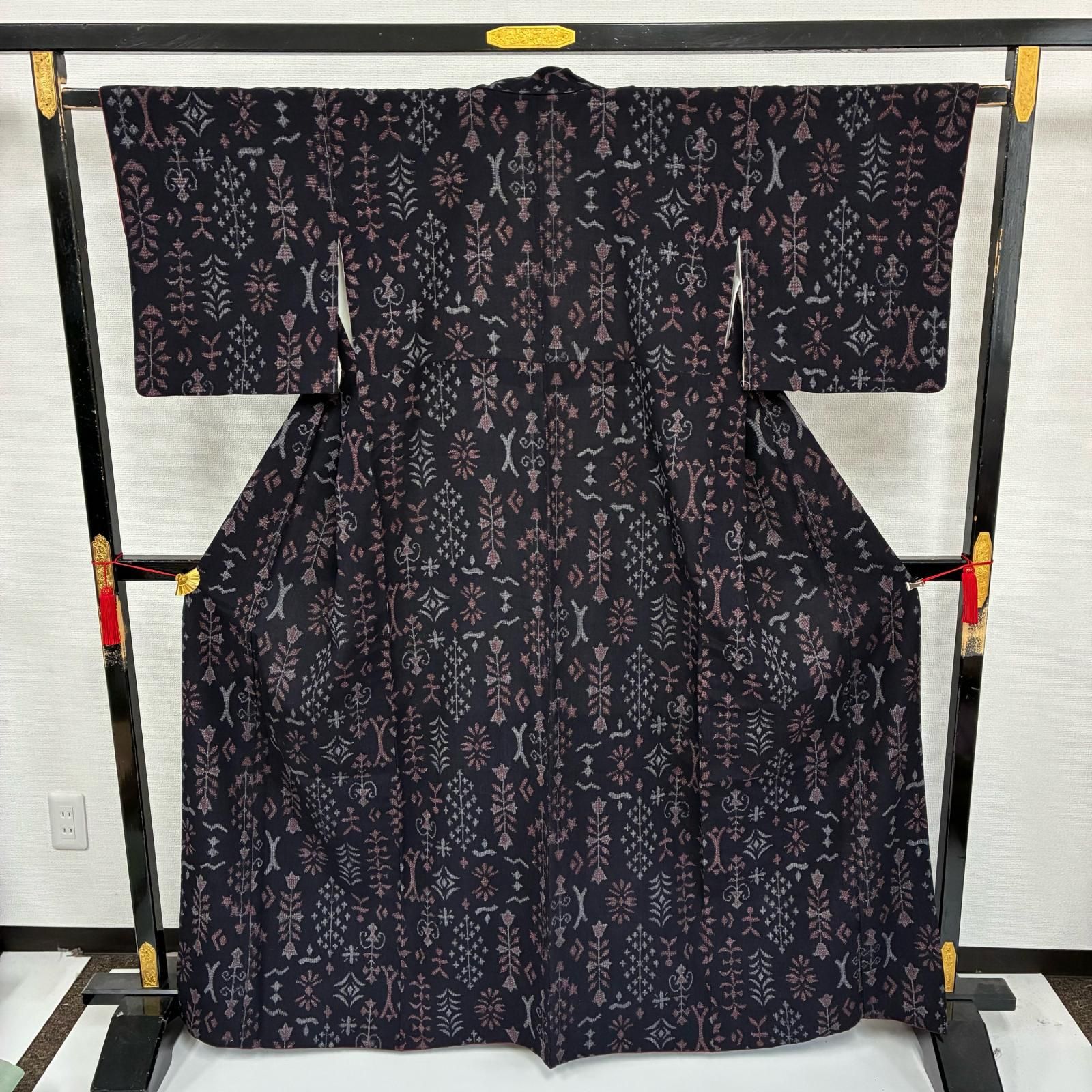 お召し 正絹 飛び柄 黒地 袷 着物 MK-4064 - メルカリ