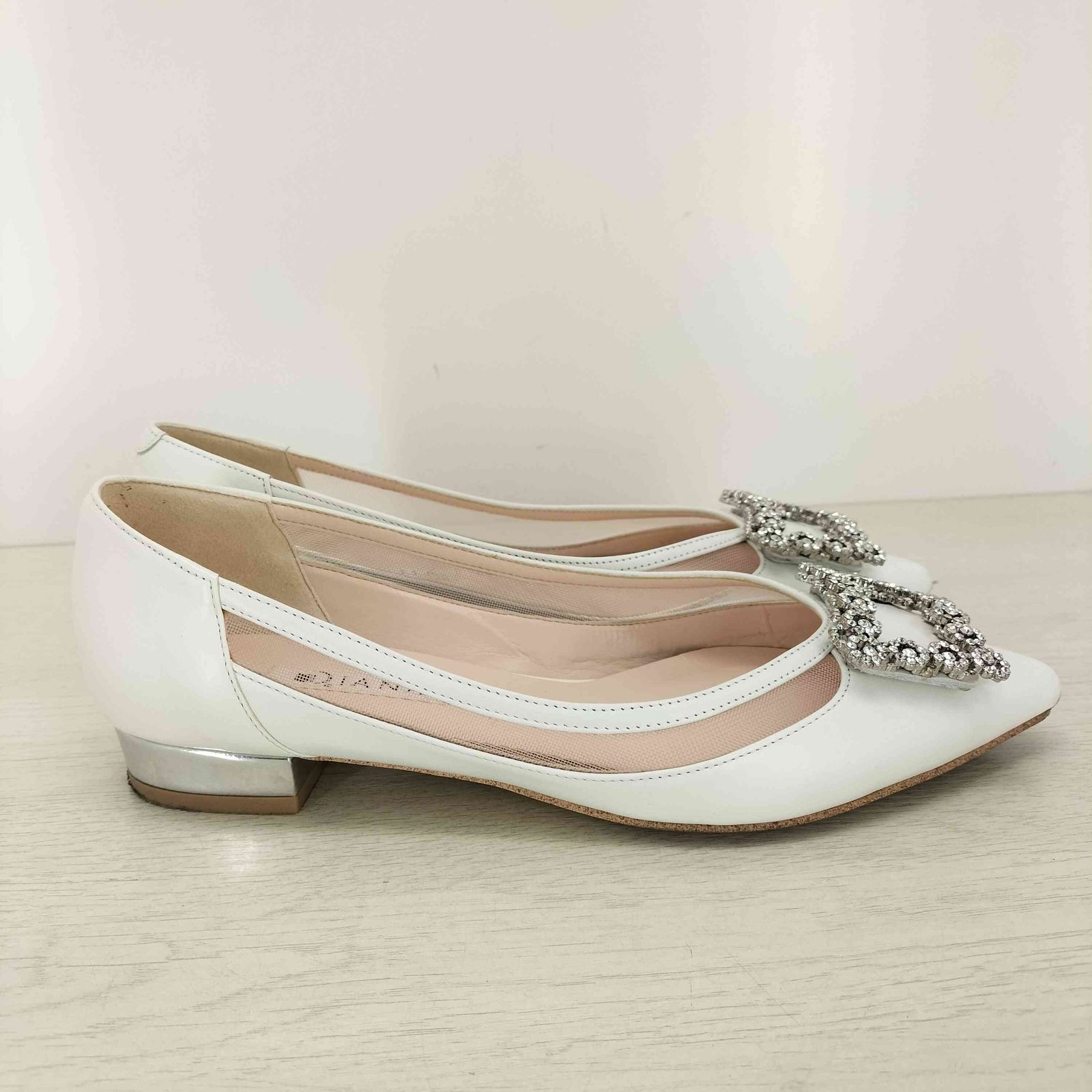 ダイアナ DIANA ビジューバックル付きフラットパンプス レディース JPN