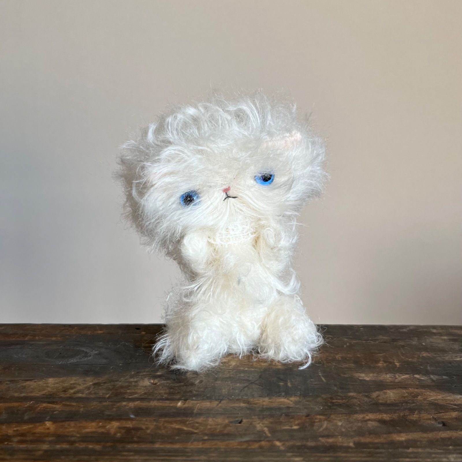 おねだり上手な子 ｝ ねこ ぬいぐるみ 作家 テディベア ハンドメイド