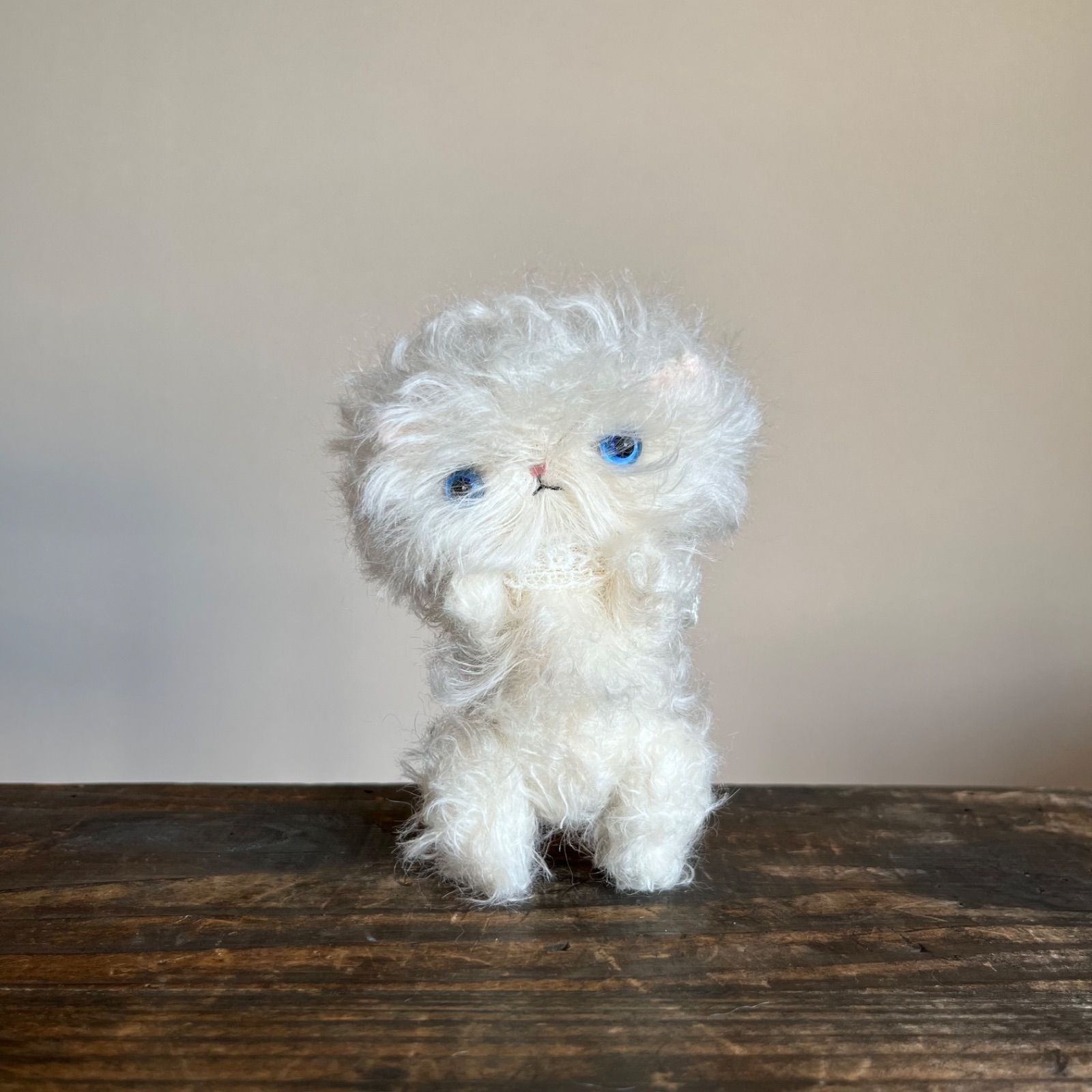 おねだり上手な子 ｝ ねこ ぬいぐるみ 作家 テディベア ハンドメイド