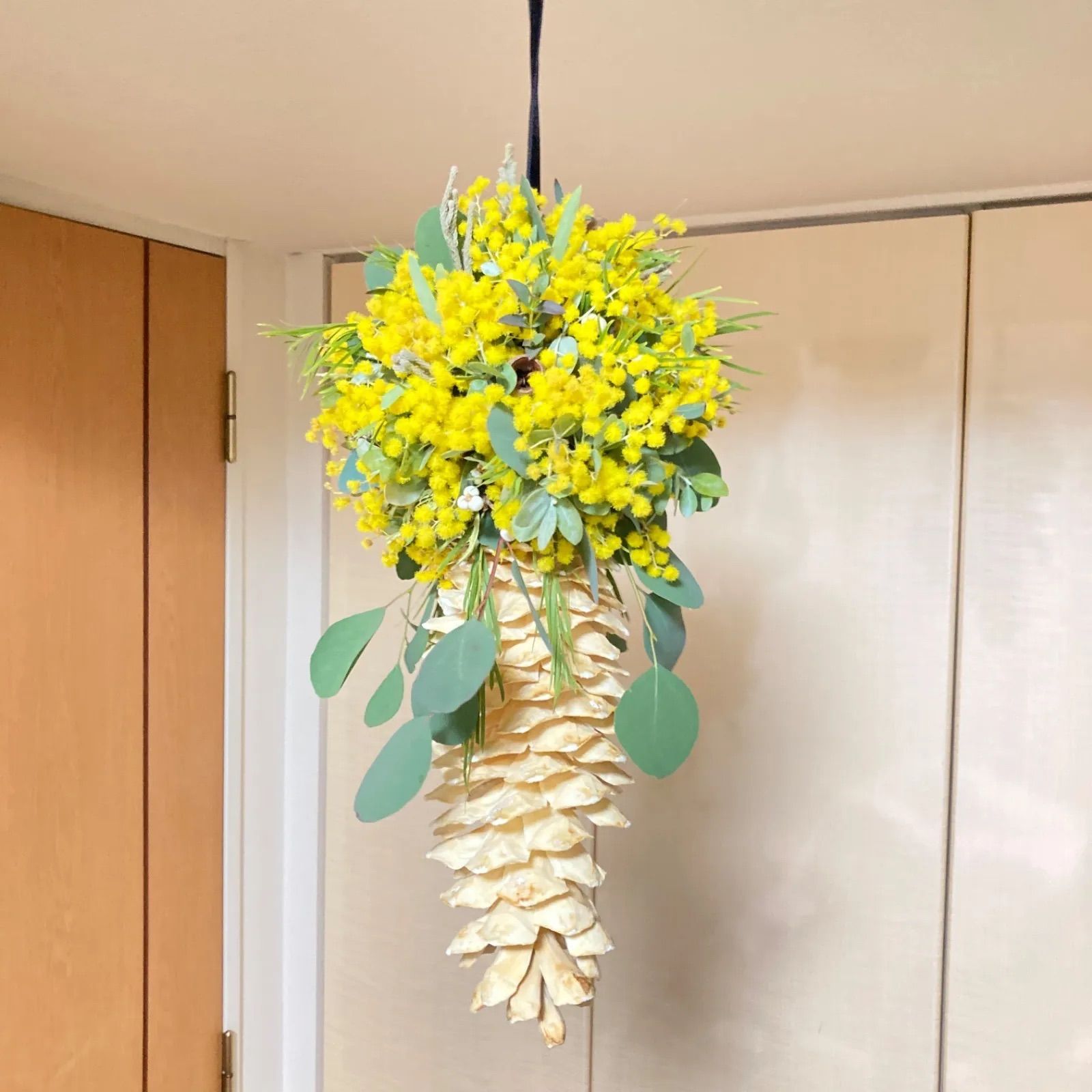 フライングリースシュガーパインコーン ミモザ ホワイト - メルカリ