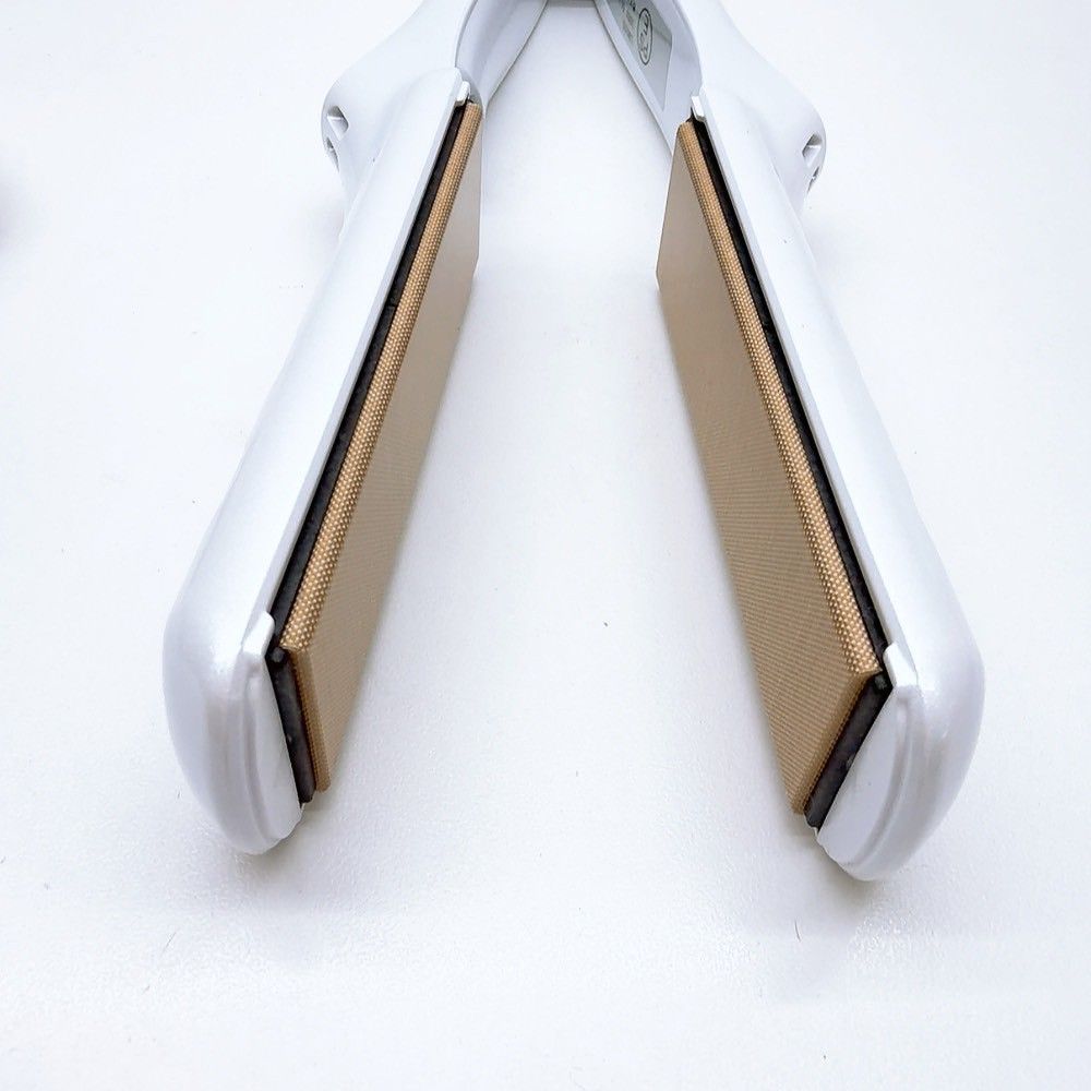 最新モデル⭐️新品未使用》 KINUJO 絹女 ストレート アイロン