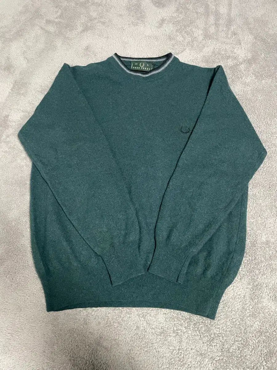 イタリア製 FRED PERRY ウール100％ ラウンドネックニット L 【公式通販】