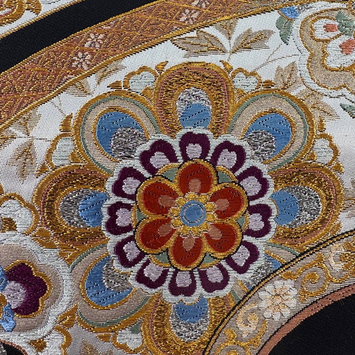 美品】 袋帯 秀品 華文 花唐草 箔 金銀糸 黒 六通 正絹 【中古
