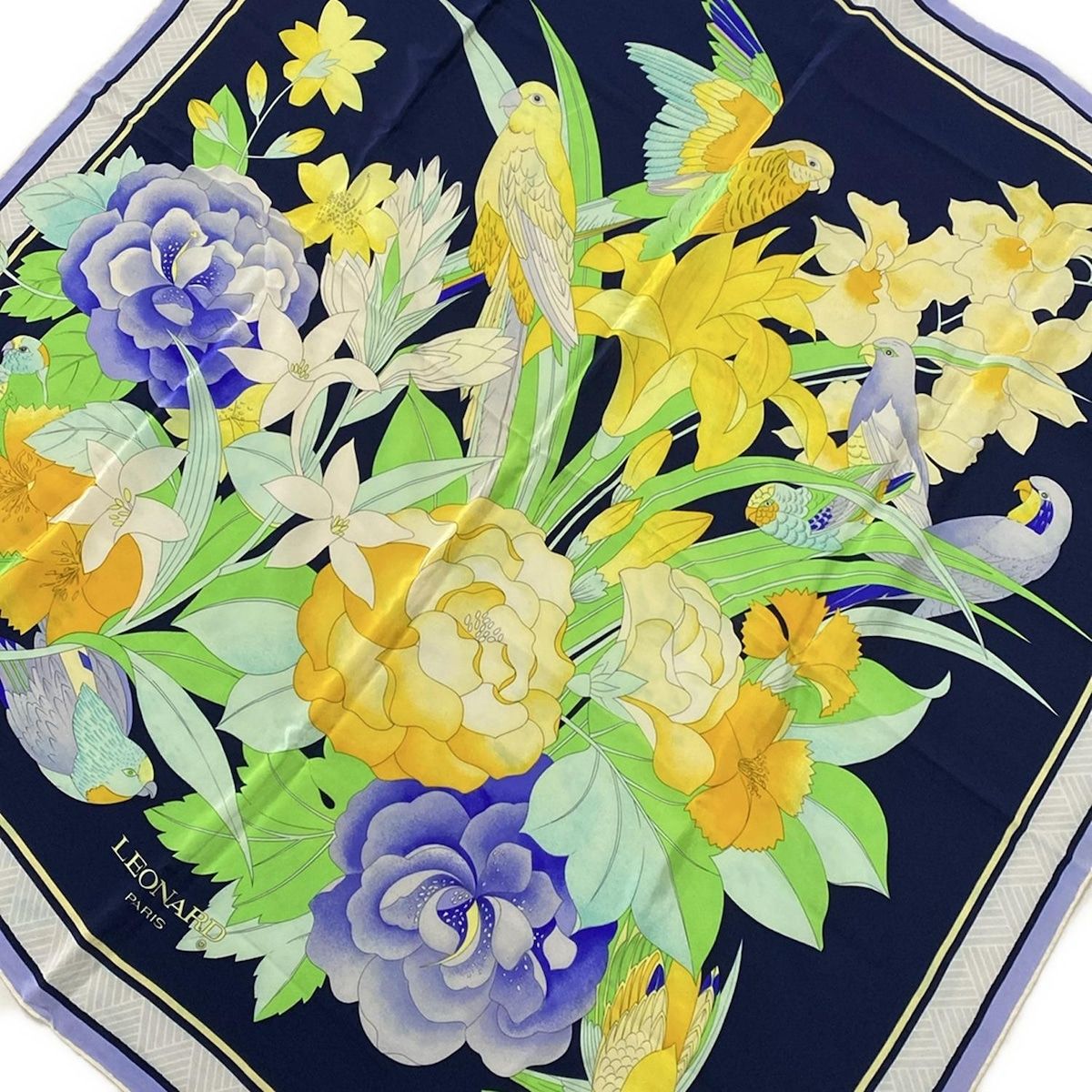 LEONARD(レオナール) スカーフ - ダークネイビー×イエロー×マルチ 花柄