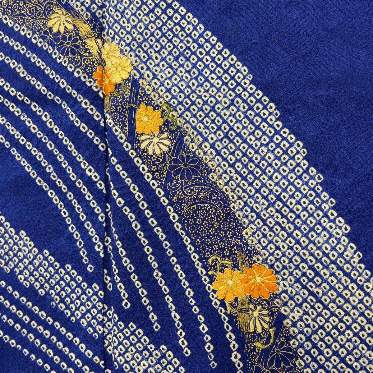付下げ 身丈158cm 裄丈64cm M 袷 菊 流水 刺繍 絞り 青 正絹 優品