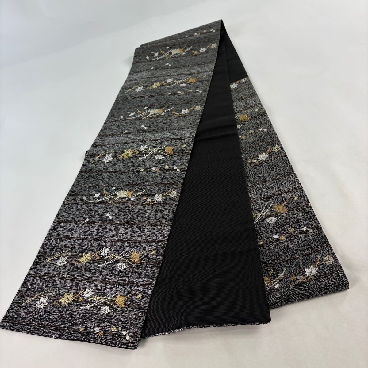 美品】 袋帯 名品 吹き寄せ 縞 金糸 箔 黒灰 六通 正絹 【中古