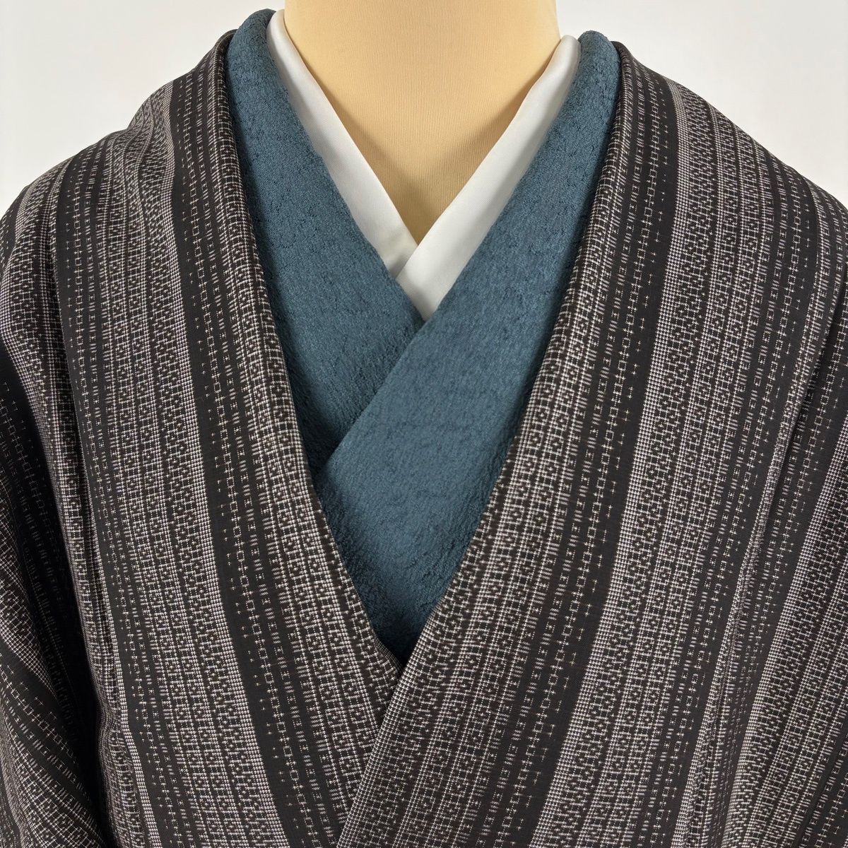 美品】 道中着 身丈115cm 裄丈67.5cm L 和装コート 紬地 縦縞 幾何学