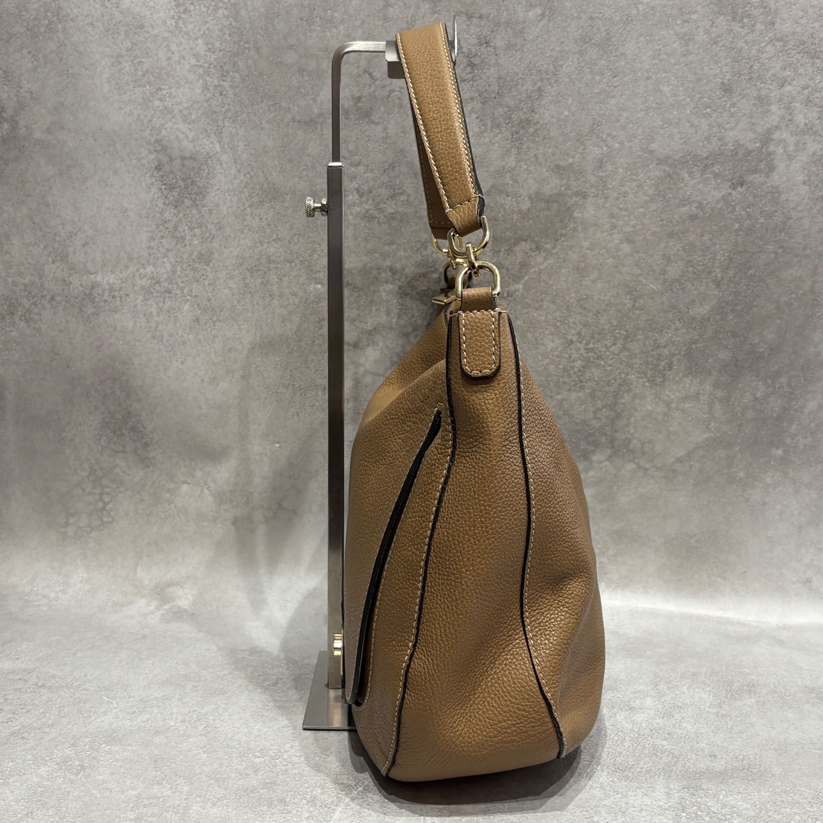 FURLA フルラ レザー ショルダーバッグ ワンショルダー 肩掛け