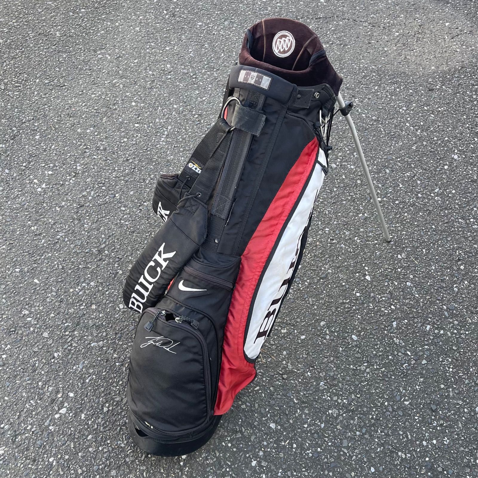  送料込み 56-2202-007 スタンド式軽量キャディバッグ BUICK TIGER WOODS シグニチャーモデル フードなしのためお安く ティー ゴルフバッグ キャディバッグ ゴルフ