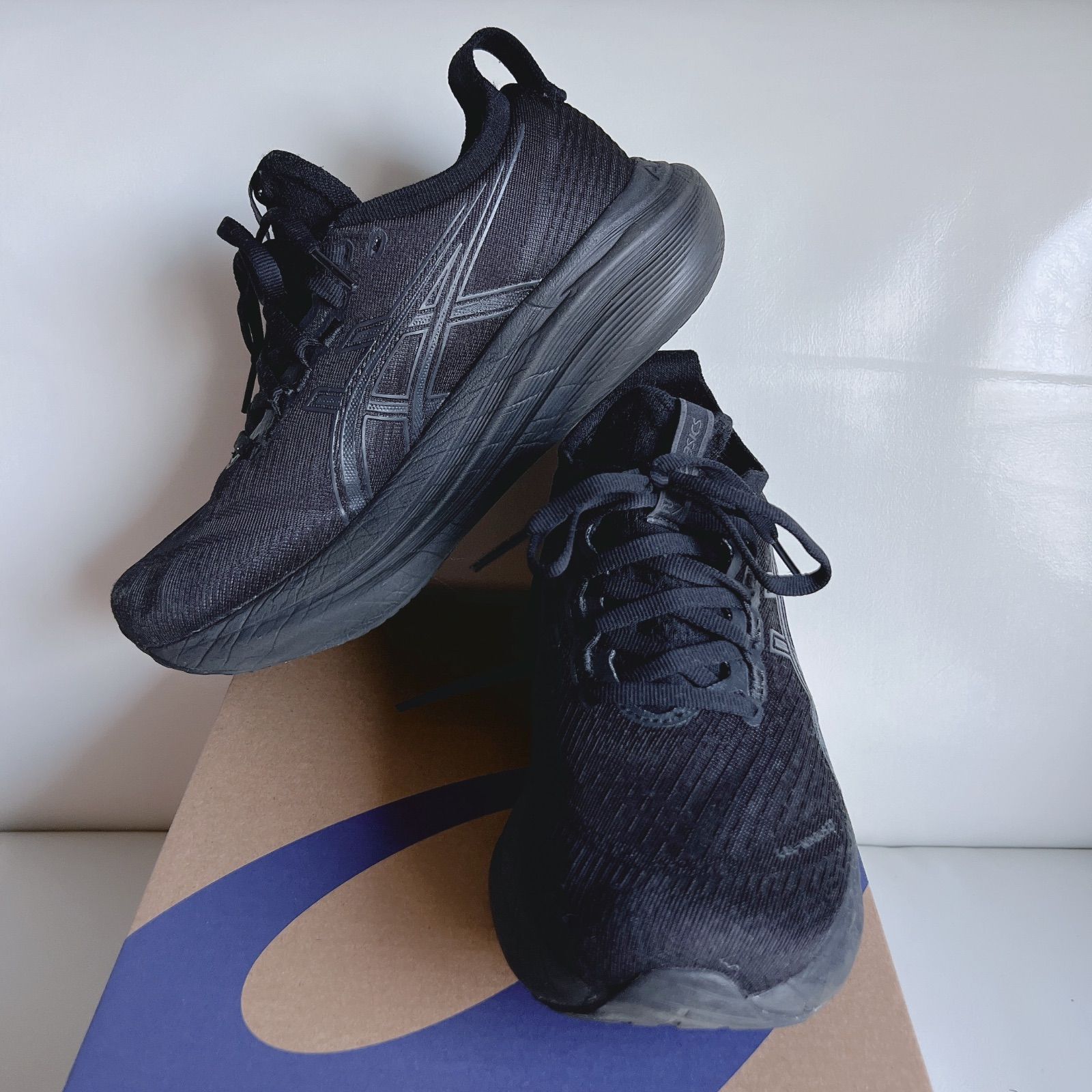 正規品極美品asicsアシックスGEL NIMBUSブラックランニングスニーカー 