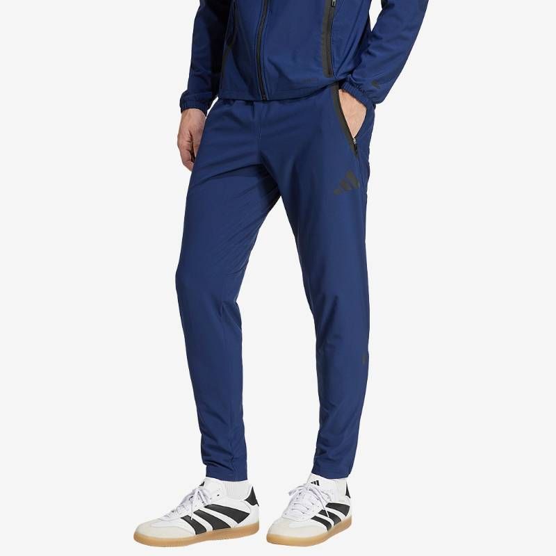 【送料無料・匿名配送】adidas アディダス マンチェスターユナイテッド 24/25 Vis Tech トラベル トラックパンツ トレーニングウェア ロングパンツ 紺（ネイビー）新品 正規品