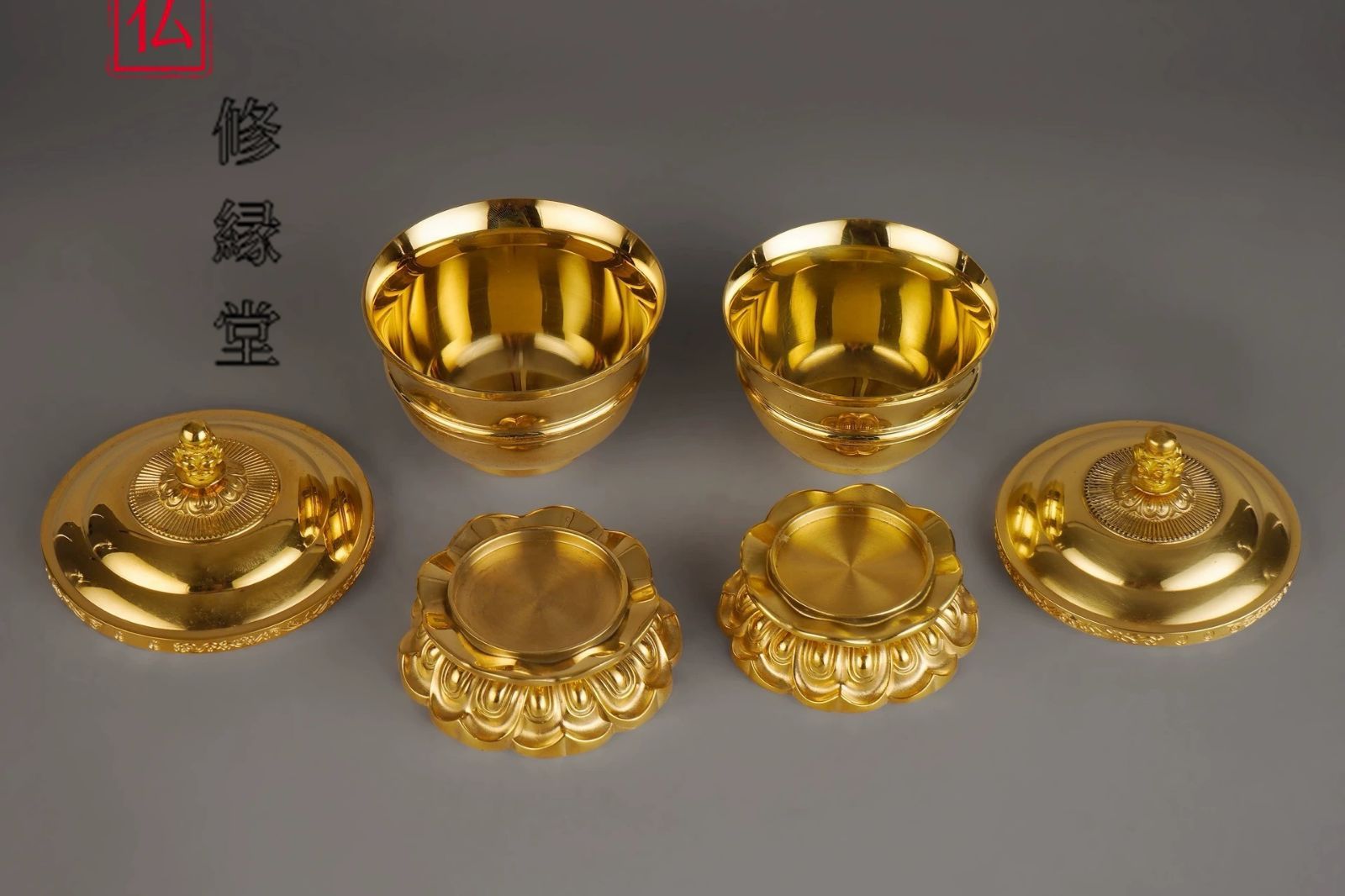 【修縁堂】真鍮 寺院仏具 蓮の花の宝珠形の香りを塗るスプリンクラーのペア 修縁堂】真鍮 寺院仏具 蓮の花の宝珠形の香りを塗るスプリンクラーの