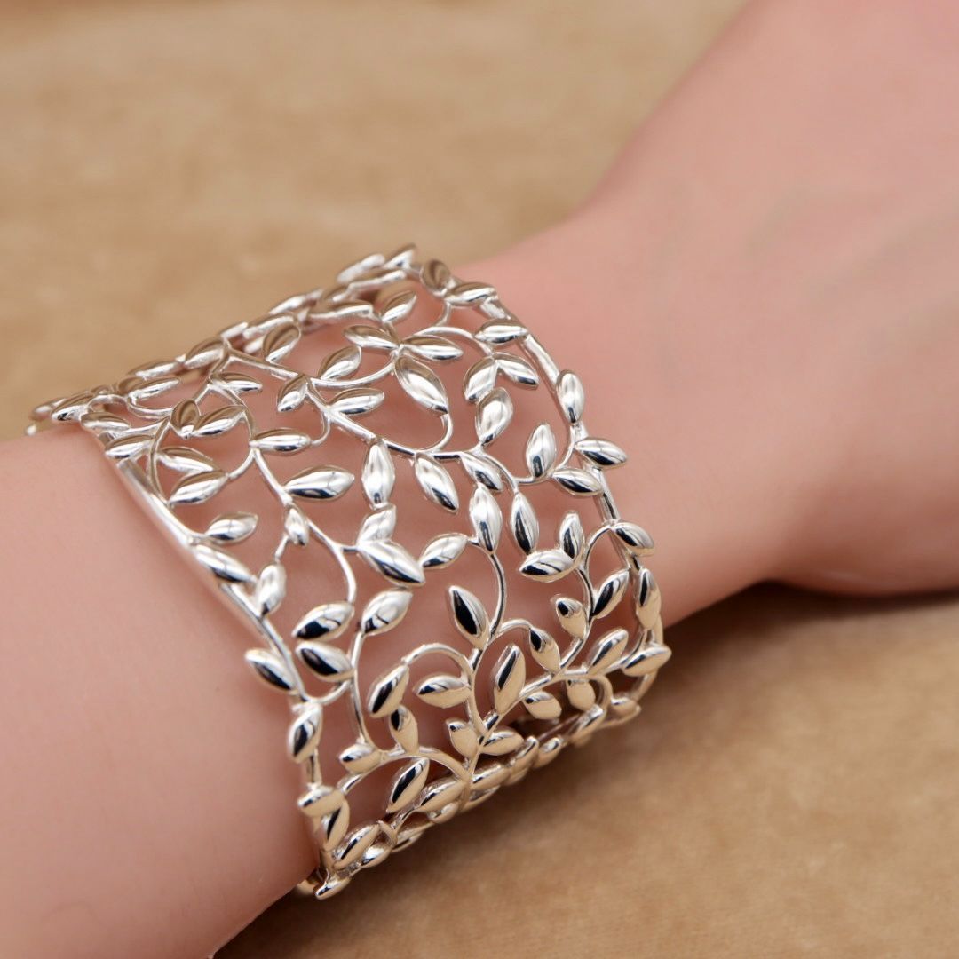Tiffany&Co. Olive Leaf Bangle ティファニー オリーブ リーフ