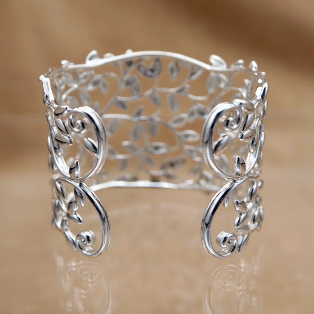 Tiffany&Co. Olive Leaf Bangle ティファニー オリーブ リーフ