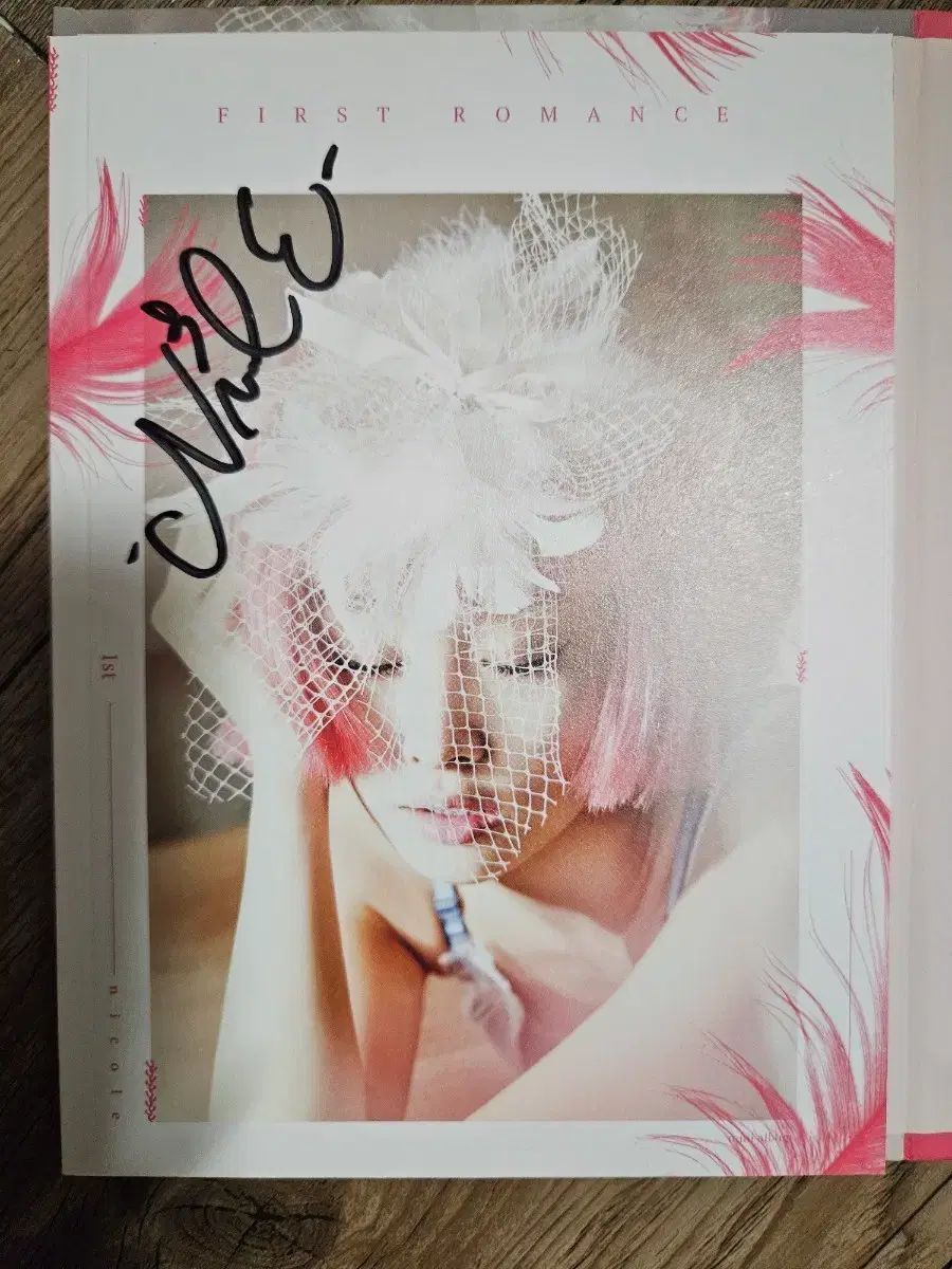 KARA（カラ） ニコル Mama サイン入り アルバム - メルカリ