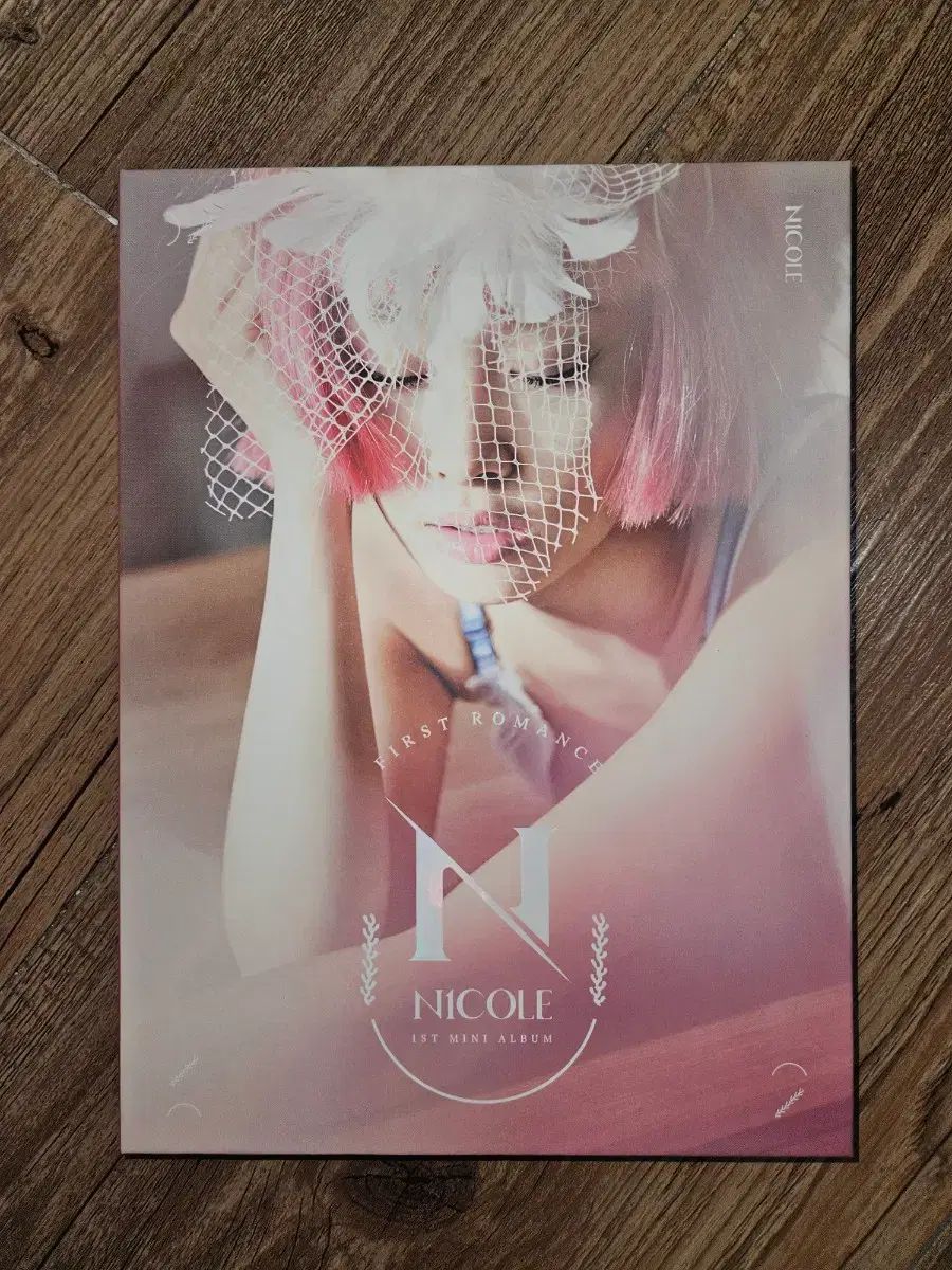 KARA（カラ） ニコル Mama サイン入り アルバム - メルカリ