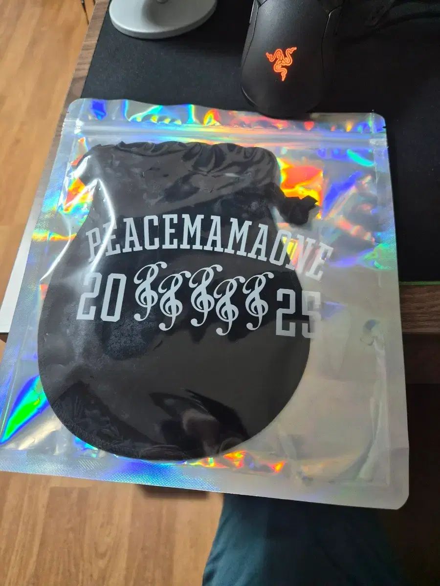 PEACEMINUSONE MAMA 2025 G-DRAGON バッジ 未開封 - メルカリ