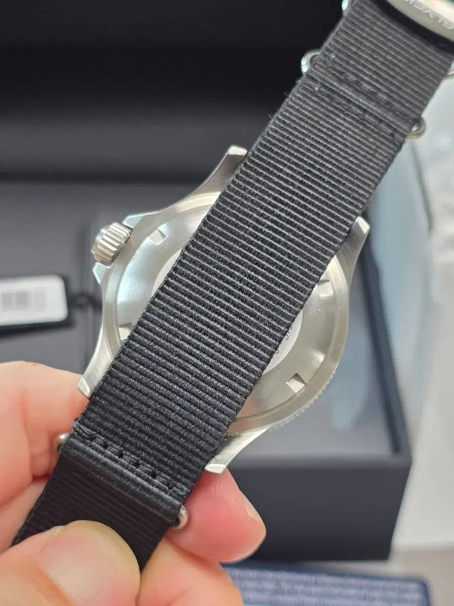 コンバットサーブ42 黒文字盤